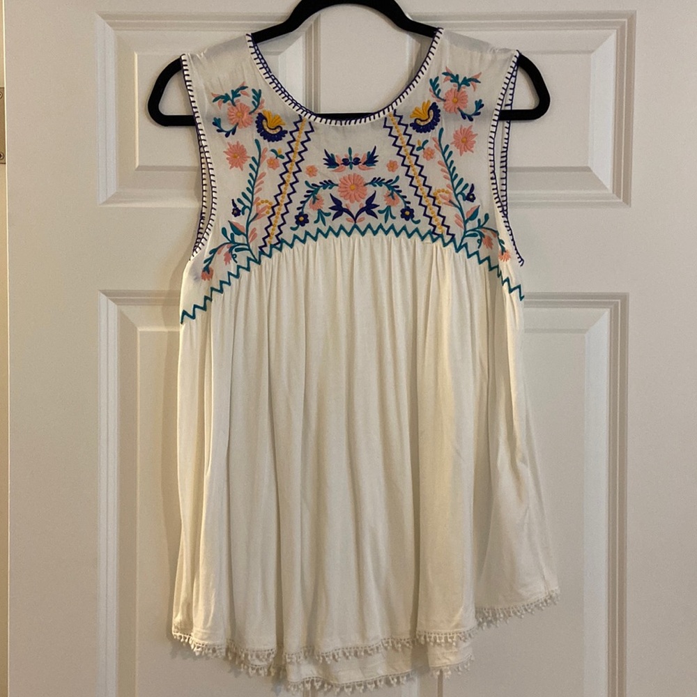 Grace and lace embroidery tank
